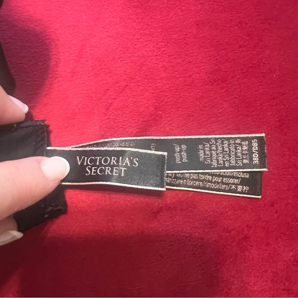 Victoria's Secret Black and White Bra Set with Jewel Detail - Picture 9 of 10